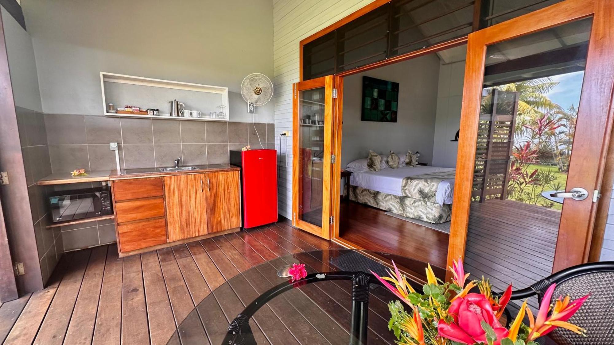 Waiyevo Aroha Taveuni Beachfront Bures מראה חיצוני תמונה